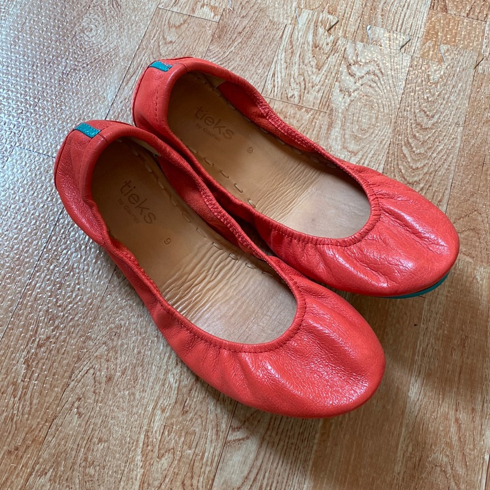 Tieks size 9 Beautiful Coral/Poppy color 🙌🏻